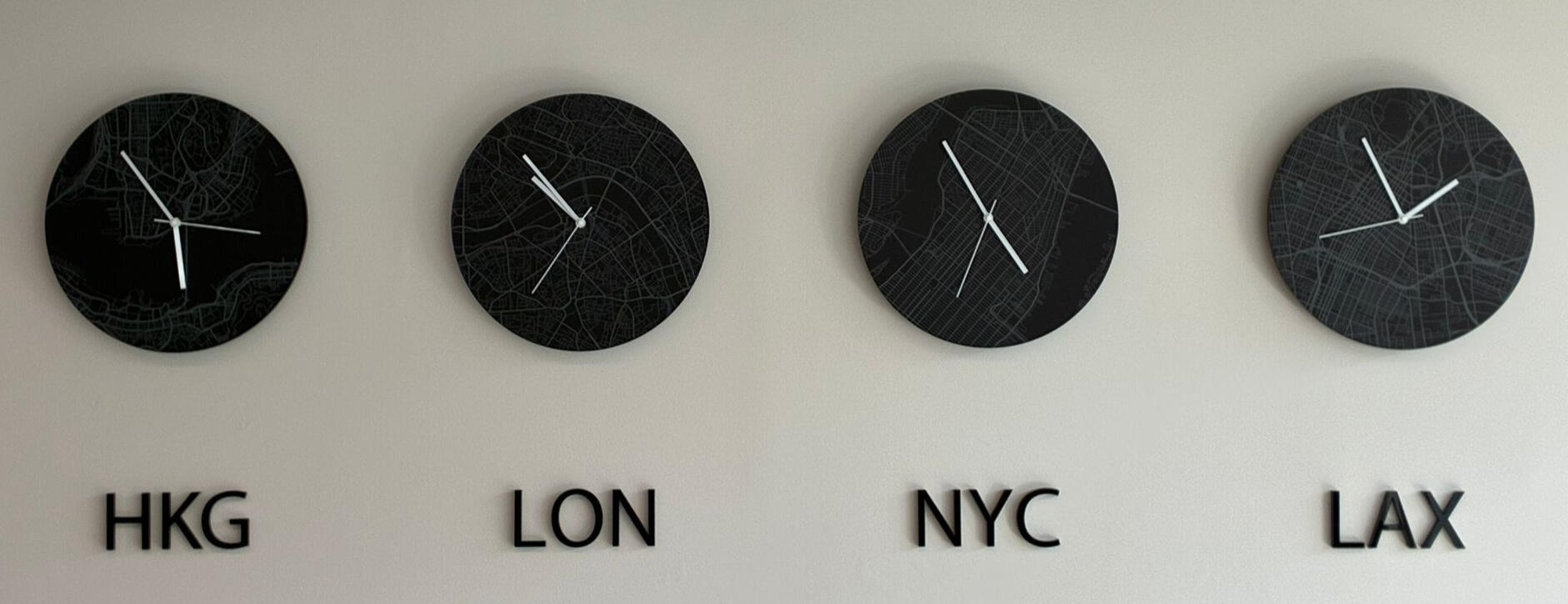 PHAIDON - Custom Clocks